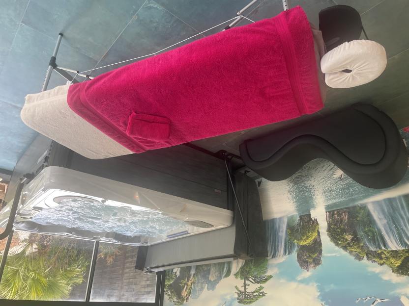 Combo Jacuzzi avec Massage - 130€